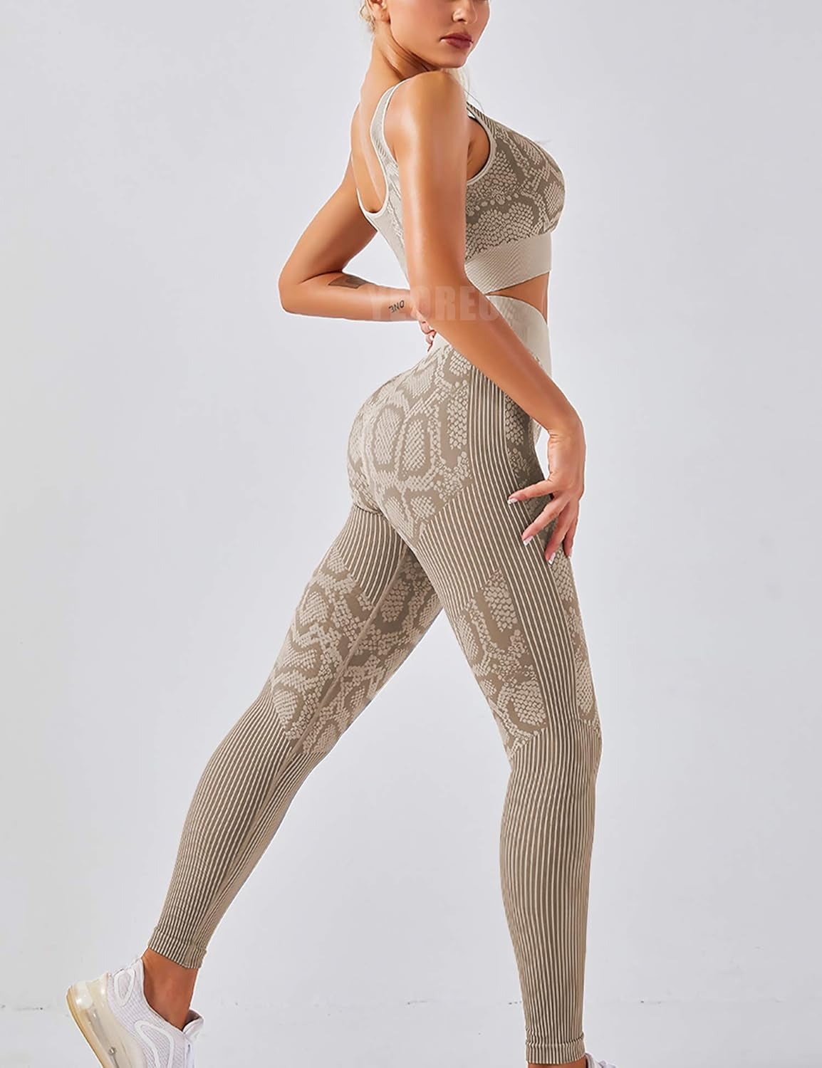 Yoga Outfit for Women Seamless 2 Piece Workout Gym High Waist Snake Print Leggings with Sport Bra Set Khaki M