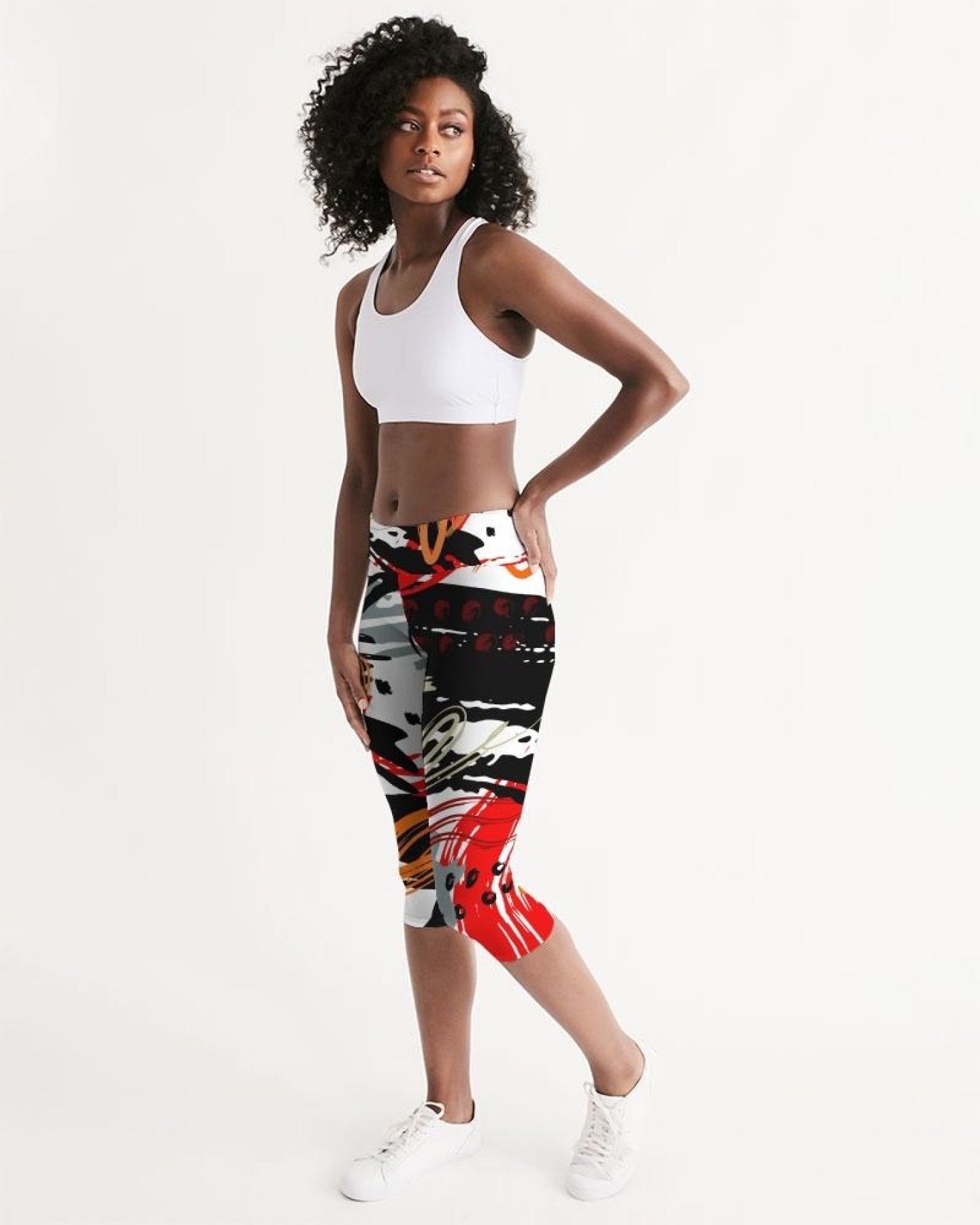 Womens Mid-rise Capri Leggings - Black Red Gray Abstract Pattern