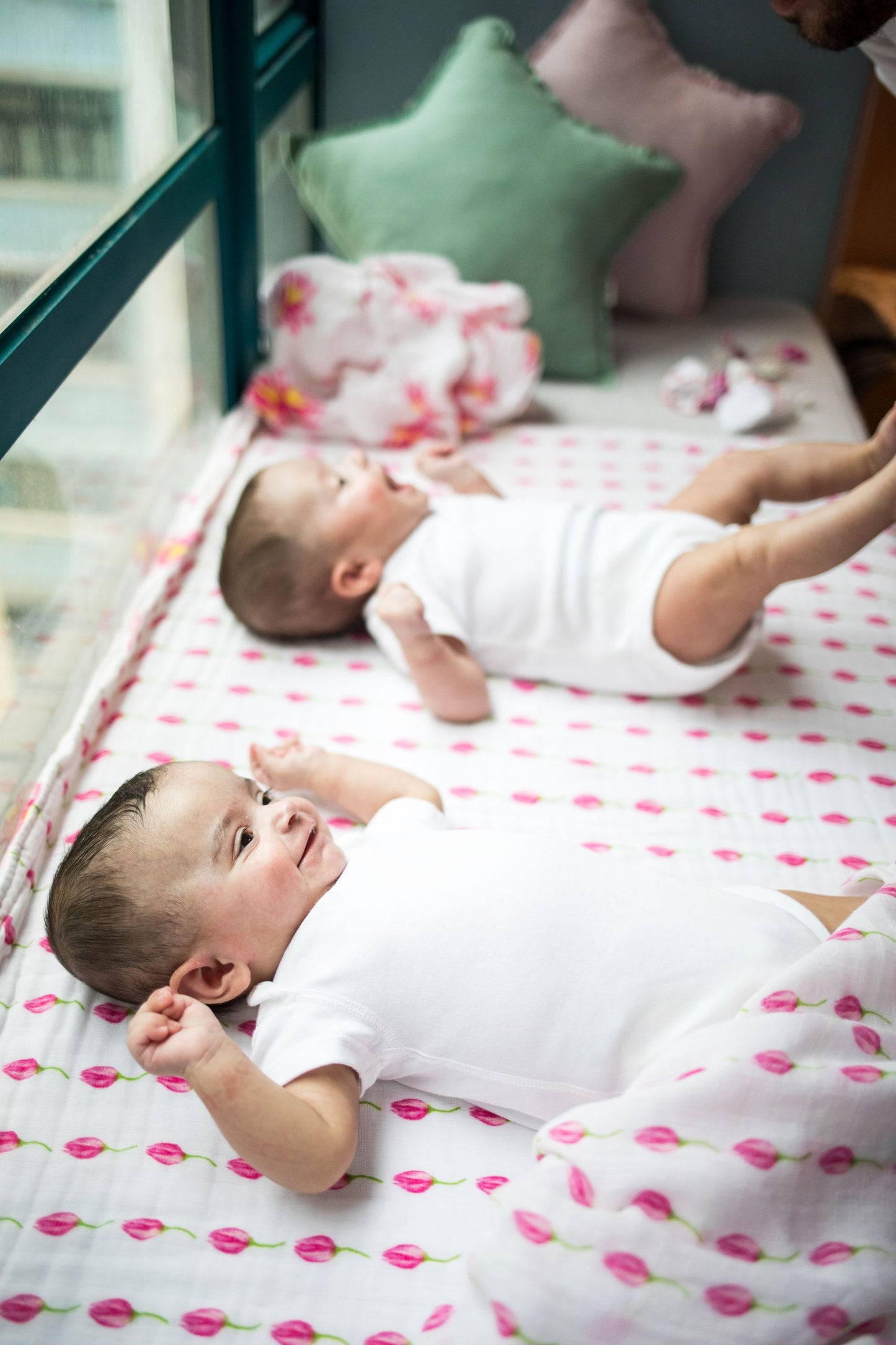 ORGANIC SNUG BLANKET - LOTUS