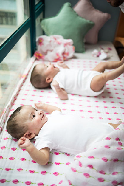 ORGANIC SNUG BLANKET - LOTUS